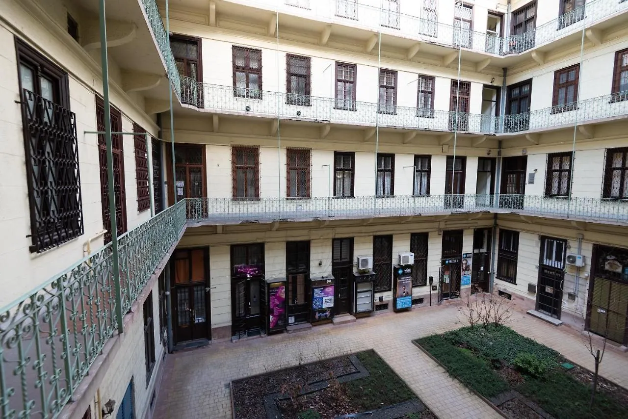 Standard Apartment By Hi5 - West End Center بودابست