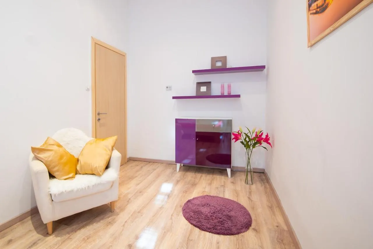 Standard Apartment By Hi5 - West End Center بودابست المجر